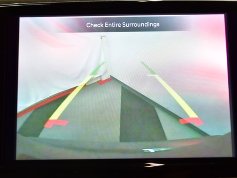 Used 2023 Chrysler Pacifica Touring-L FWD image 28