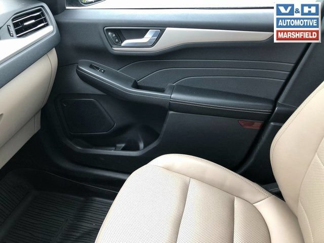 Used 2022 Ford Escape SEL AWD/4WD image 14