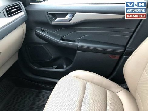 Used 2022 Ford Escape SEL AWD/4WD image 14