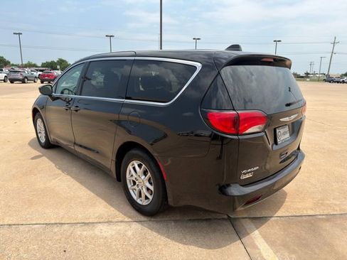 Used 2024 Chrysler Voyager LX FWD image 11