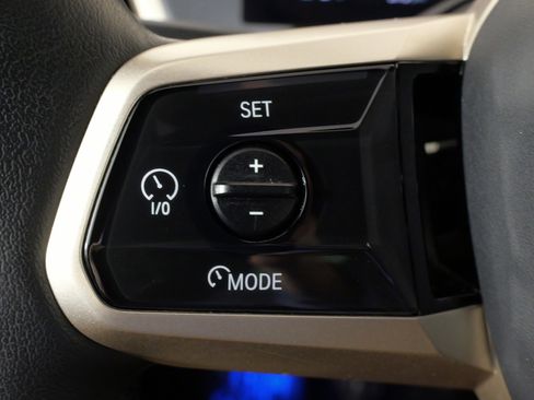 Used 2024 BMW iX xDrive50 w/ Premium Package image 47