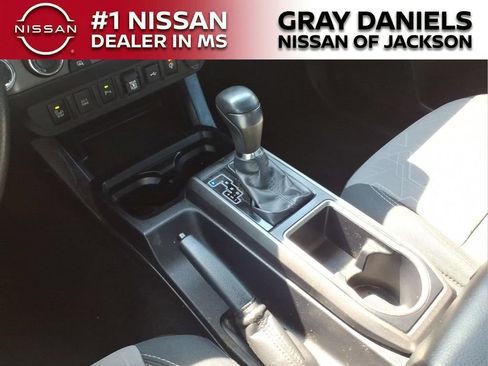Used 2020 Toyota Tacoma TRD Off-Road w/ Advanced Technology Package AWD/4WD image 21