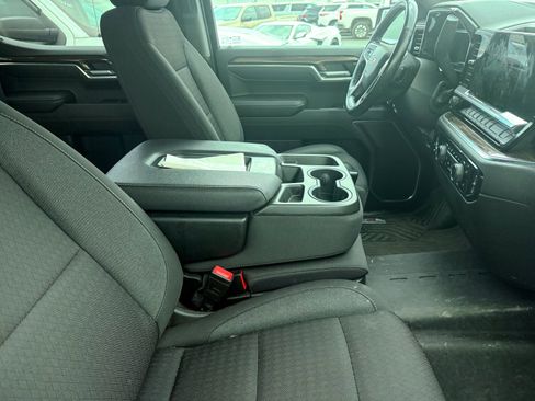 Used 2022 Chevrolet Silverado 1500 RST image 9