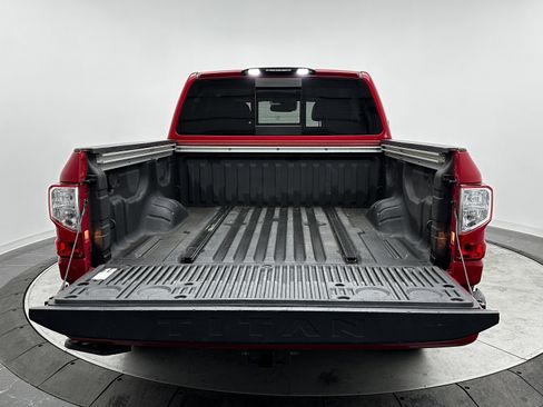 Used 2021 Nissan Titan SV w/ SV Convenience Package image 31