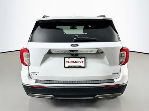 Used 2020 Ford Explorer XLT w/ Equipment Group 202A AWD/4WD image 8