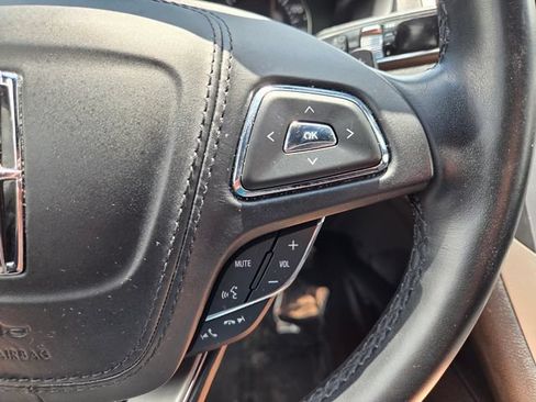 Used 2020 Lincoln MKZ FWD image 30
