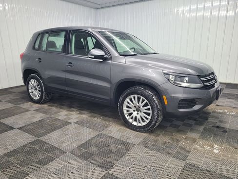 Used 2014 Volkswagen Tiguan S image 1