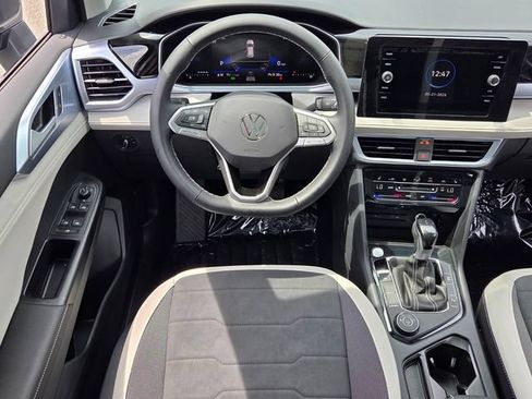 New 2026 Volkswagen Taos SE AWD/4WD image 7