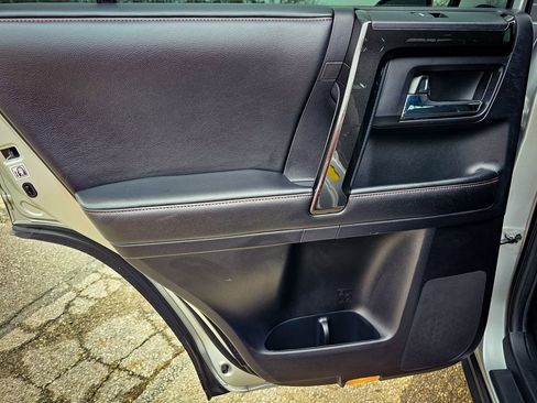 Used 2015 Toyota 4Runner Limited image 30