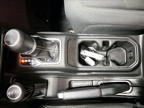 Used 2023 Jeep Wrangler Sahara w/ Cold Weather Group image 17