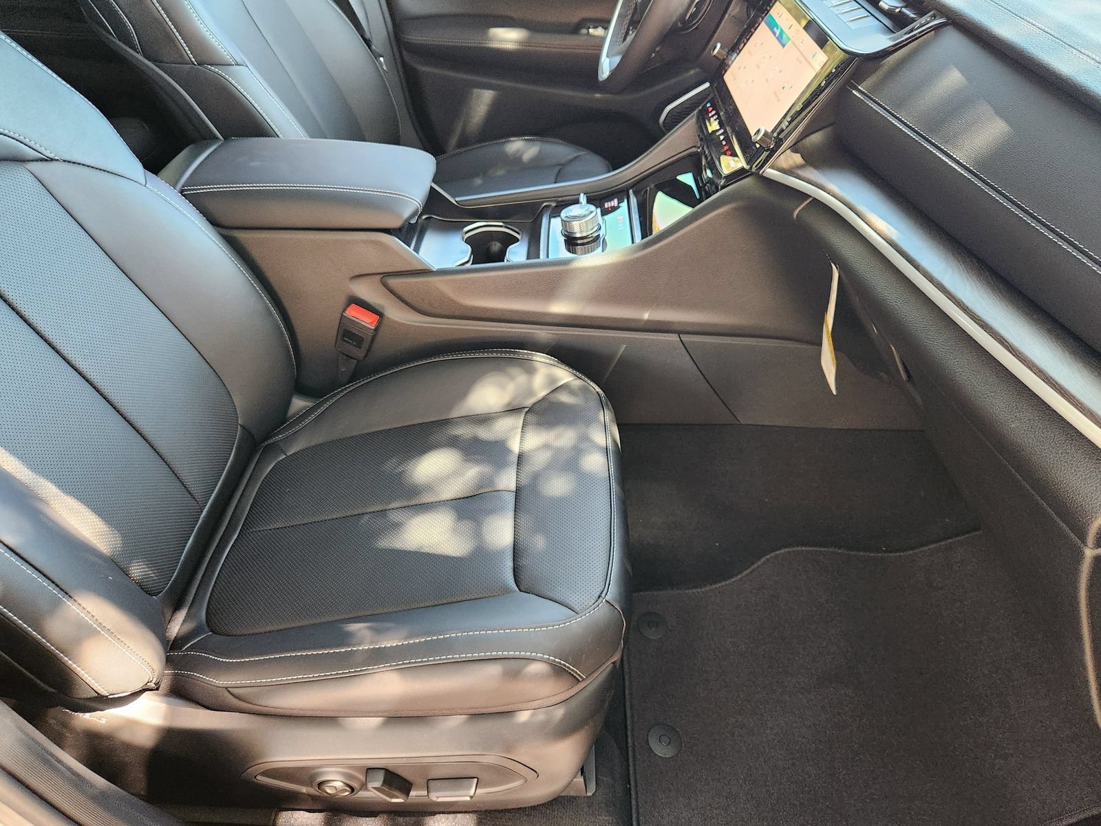 New 2027 Jeep Grand Cherokee Limited AWD/4WD image 19