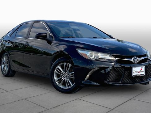 Used 2017 Toyota Camry SE FWD image 3