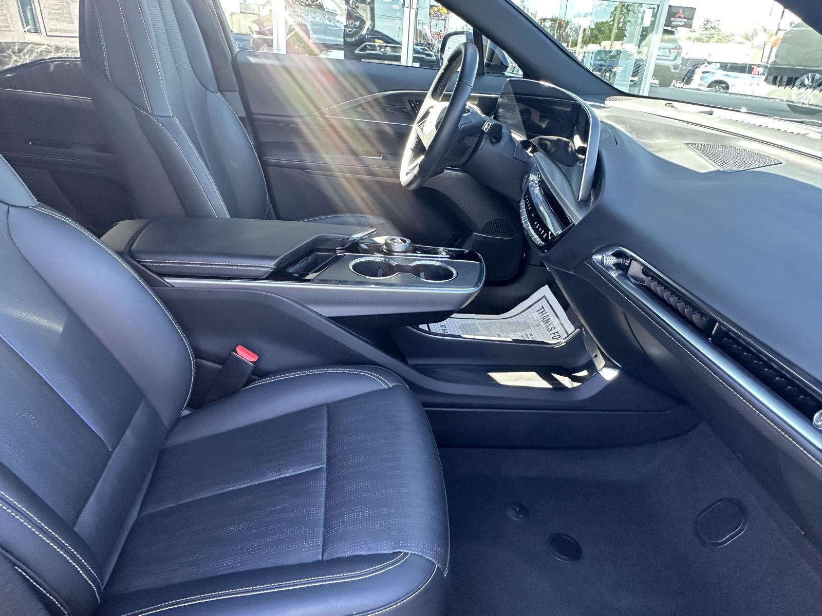 Used 2024 Cadillac Lyriq Sport AWD/4WD image 25