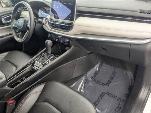 Used 2024 Jeep Compass Limited image 21