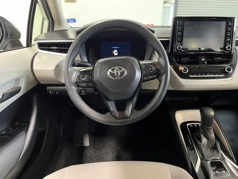 Used 2022 Toyota Corolla LE FWD image 21
