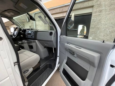 New 2024 Ford E-450 and Econoline 450 Super Duty w/ Driver's Safety Package RWD image 32