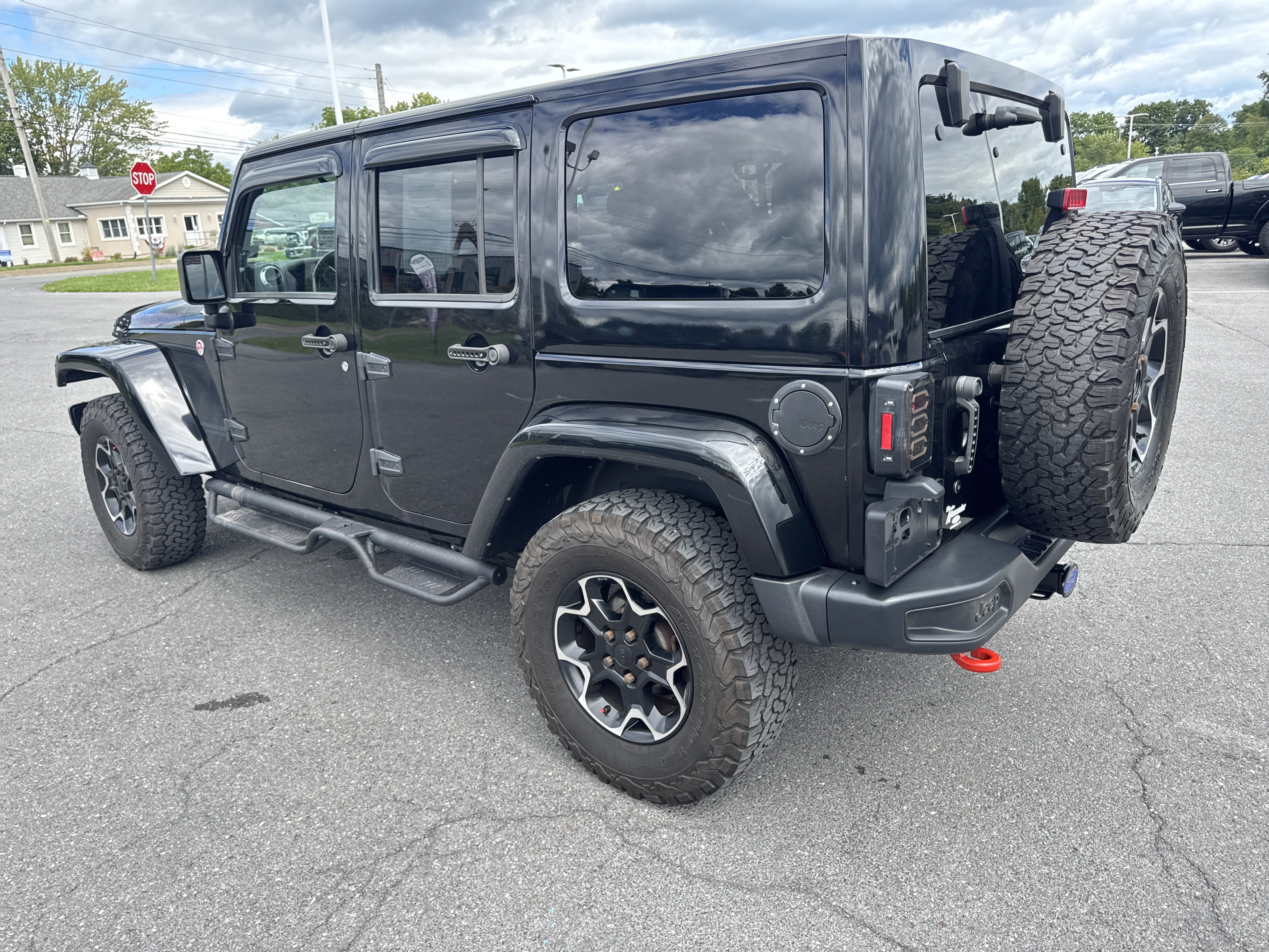 Used 2015 Jeep Wrangler Unlimited Rubicon AWD/4WD image 6