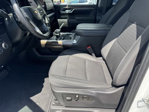 Used 2025 Chevrolet Silverado 1500 LT image 16