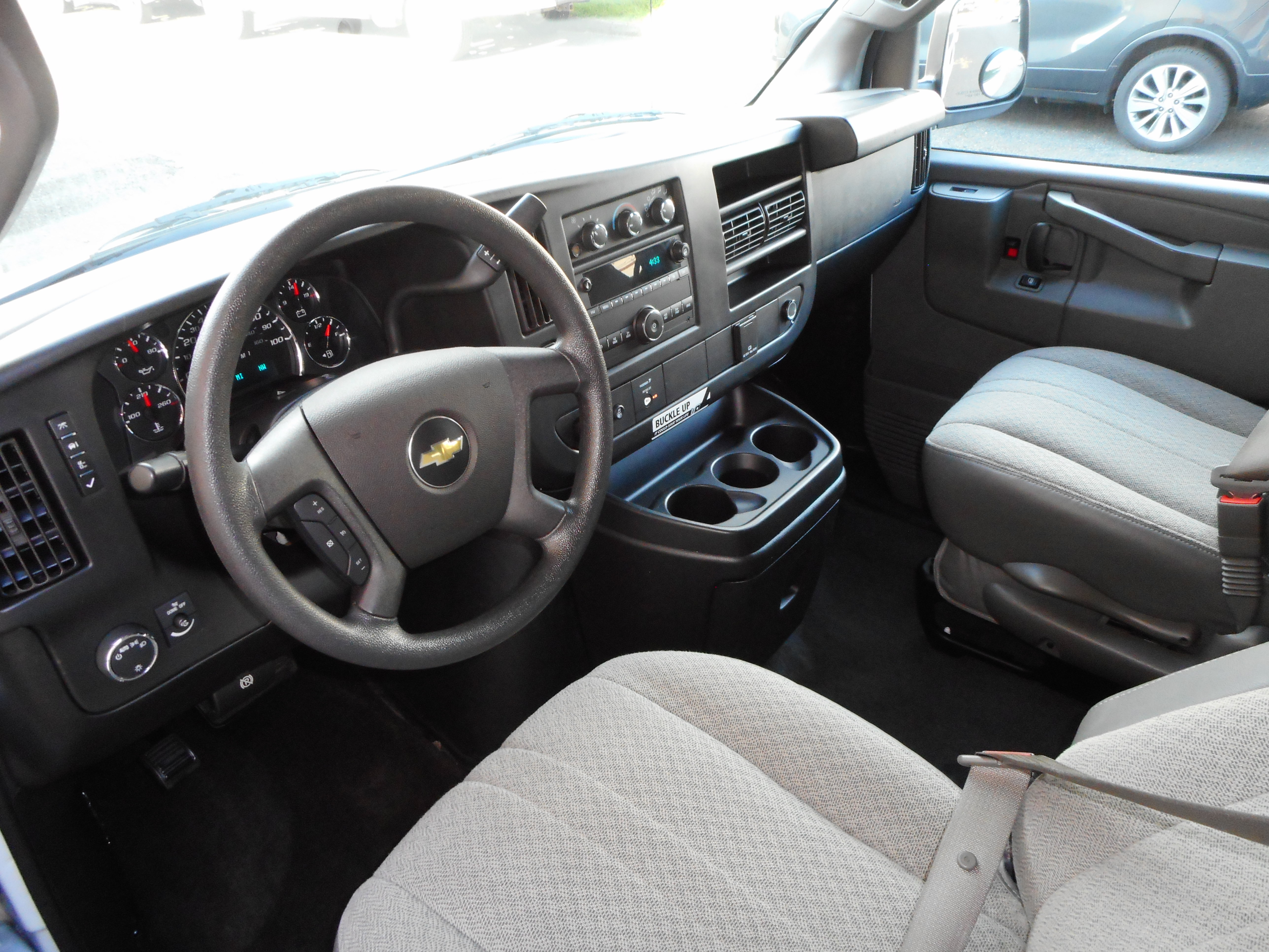 Used 2017 Chevrolet Express 3500 LT w/ LT Preferred Equipment Group RWD image 15