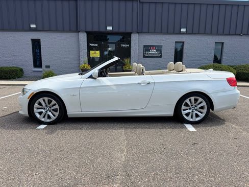 Used 2012 BMW 328i Convertible RWD image 25