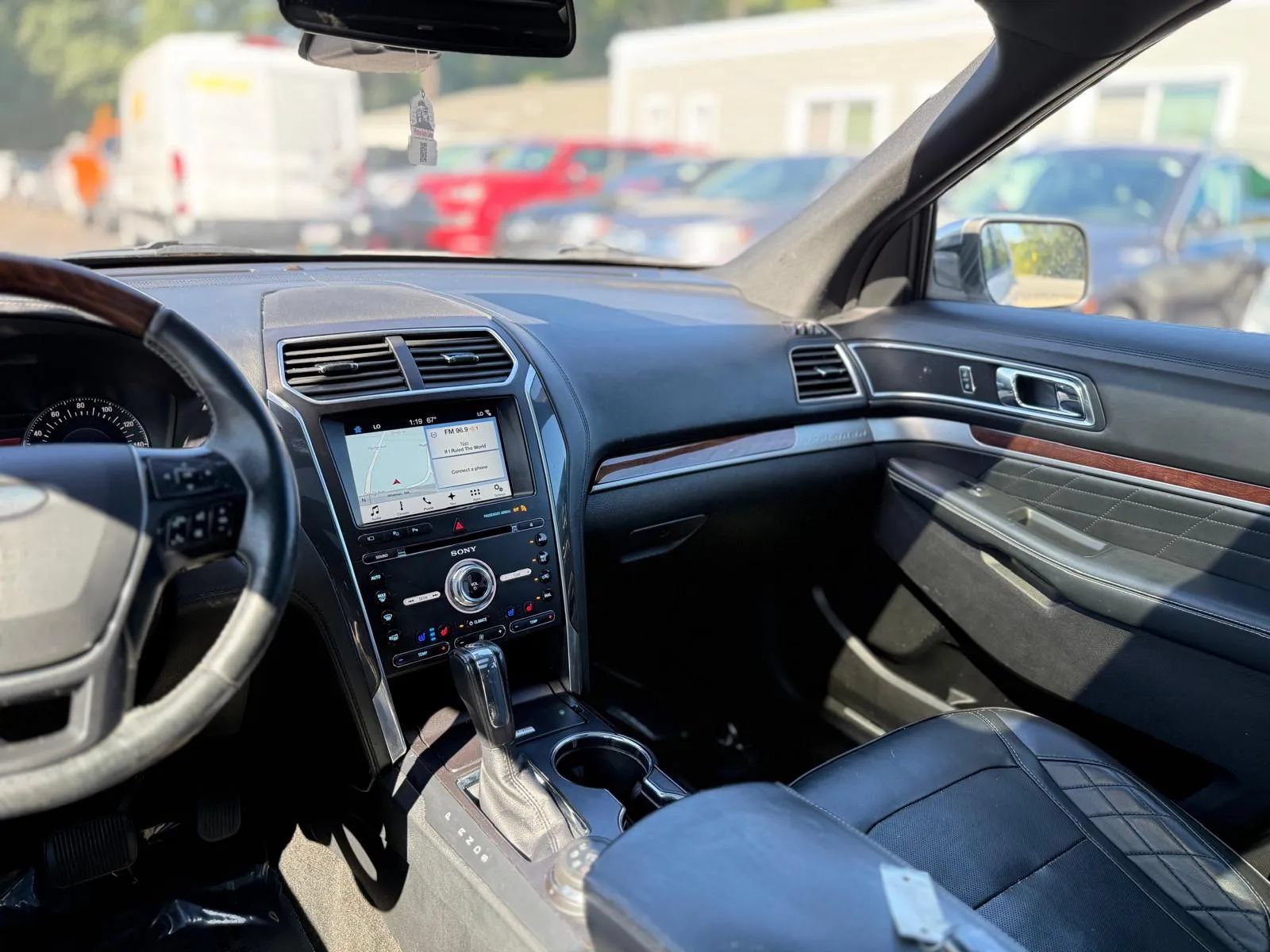 Used 2017 Ford Explorer Platinum AWD/4WD image 19