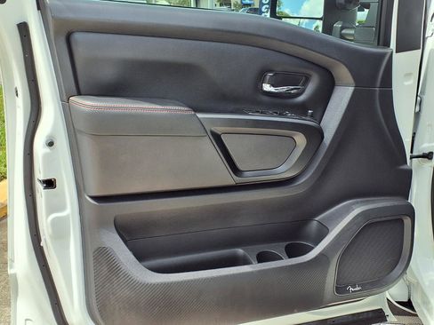 Used 2023 Nissan Titan PRO-4X AWD/4WD image 23