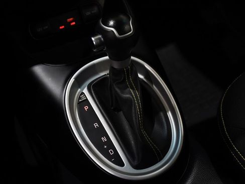 Used 2016 Kia Soul + image 23