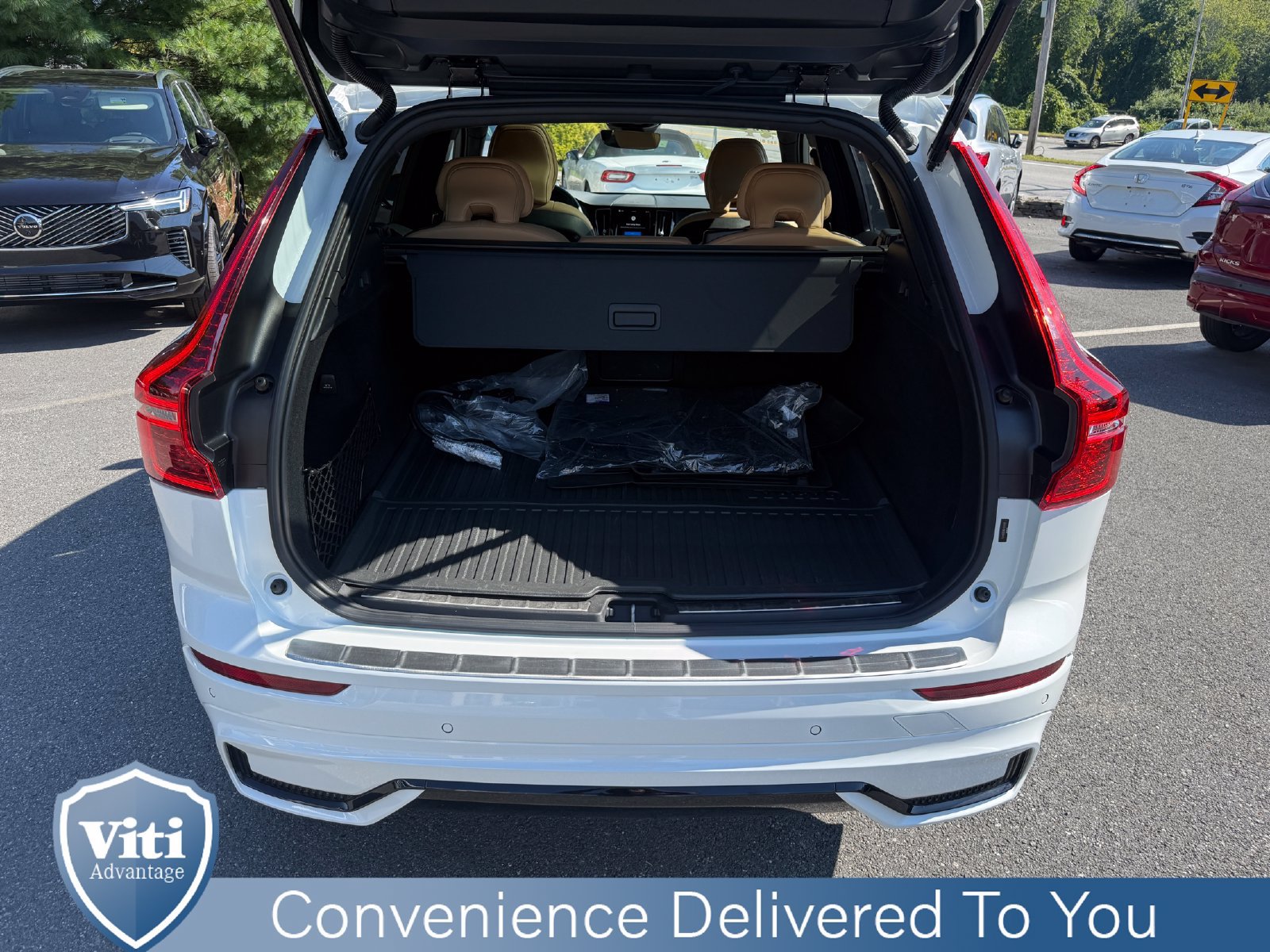 Used 2024 Volvo XC60 T8 Ultimate AWD/4WD image 24