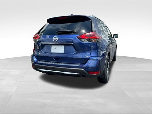 Used 2020 Nissan Rogue SV w/ Premium Package FWD image 5