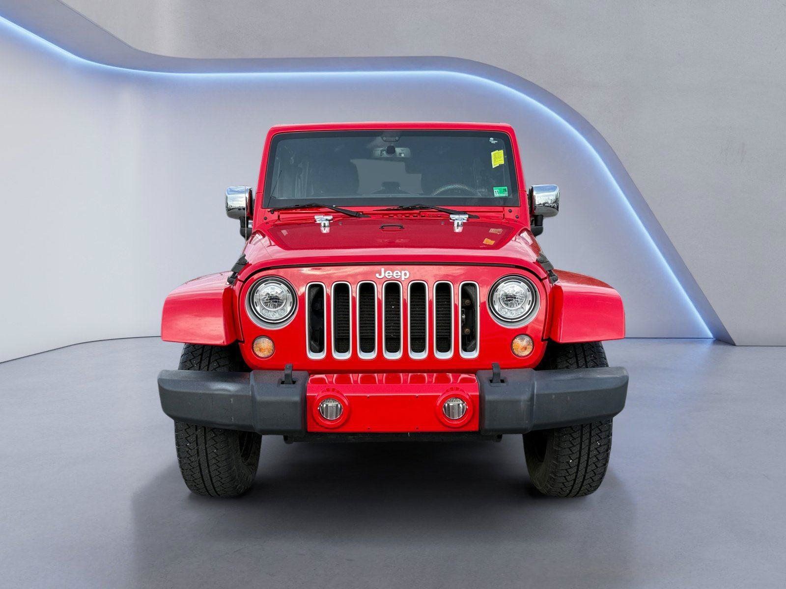 Used 2017 Jeep Wrangler Unlimited Sahara w/ Dual Top Group AWD/4WD image 8