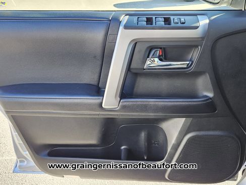 Used 2019 Toyota 4Runner SR5 Premium image 17