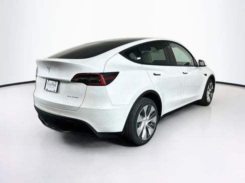 Used 2022 Tesla Model Y Long Range AWD/4WD image 9