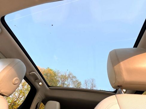 Used 2017 Land Rover Discovery Sport HSE Luxury image 24