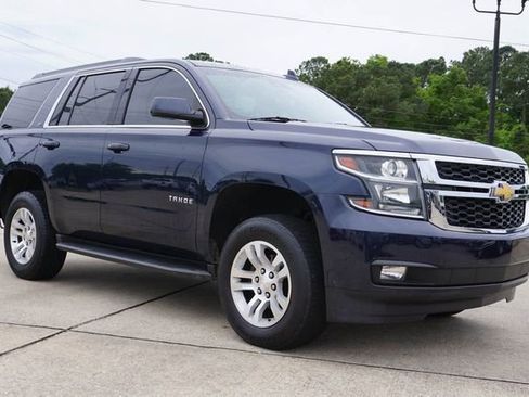 Used 2017 Chevrolet Tahoe LT w/ Luxury Package RWD image 2