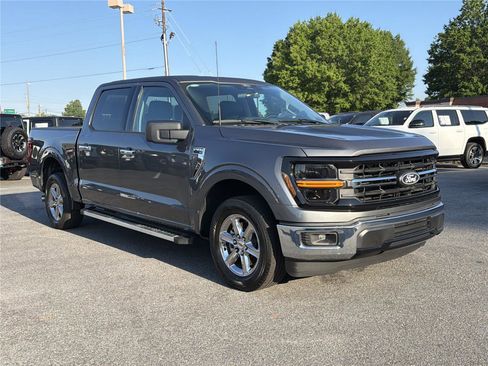 Used 2025 Ford F150 XLT w/ Equipment Group 301A Standard RWD image 3