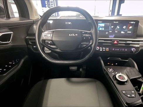 Used 2026 Kia Sportage LX FWD image 17