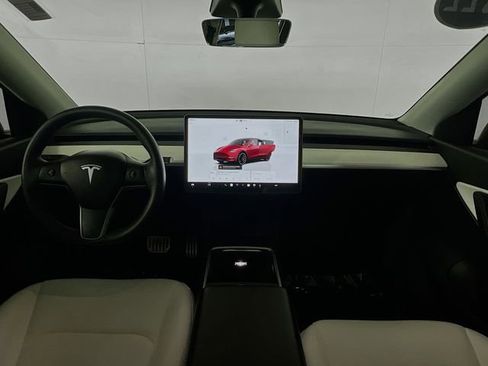 Used 2022 Tesla Model Y Performance image 25