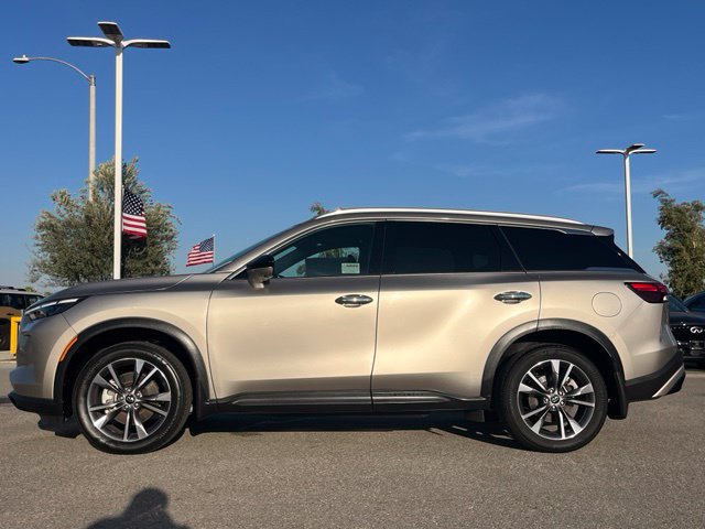 Used 2024 INFINITI QX60 Luxe w/ Cargo Package FWD image 2