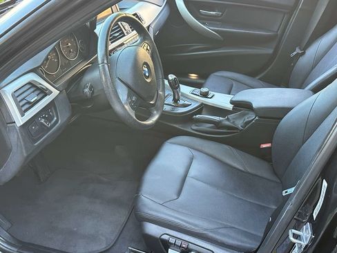 Used 2017 BMW 320i Sedan RWD image 22