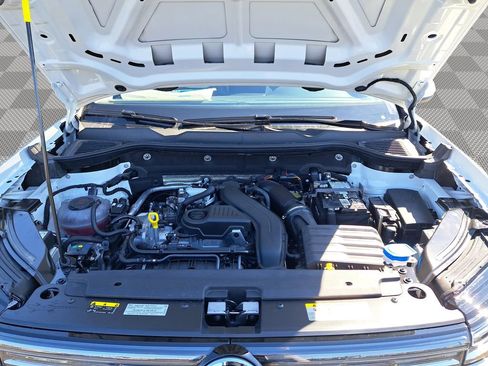 New 2025 Volkswagen Taos SEL image 28