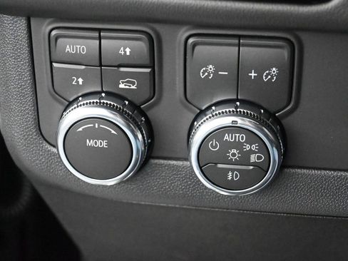 New 2026 GMC Yukon XL Elevation image 36