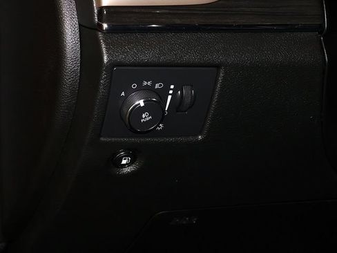 Used 2014 Jeep Grand Cherokee Overland w/ Advanced Technology Group AWD/4WD image 28