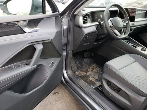 New 2026 Volkswagen Tiguan SE image 6