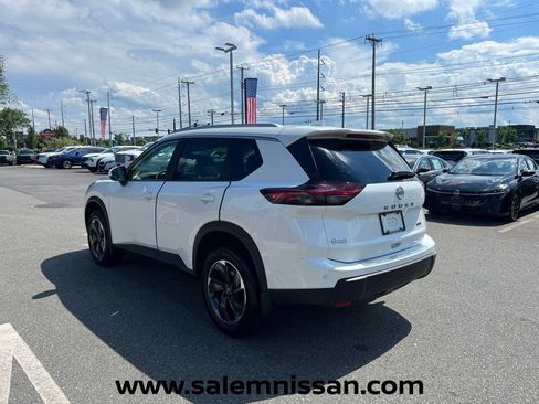 Used 2025 Nissan Rogue SV w/ SV Premium Package AWD/4WD image 5