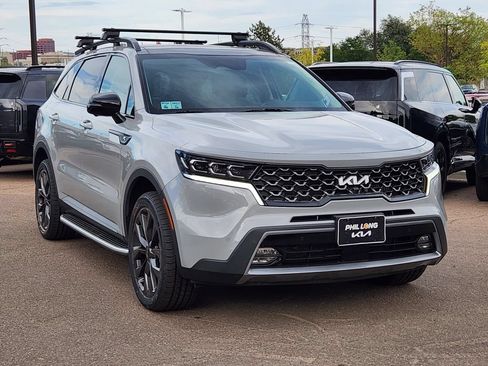 Certified 2023 Kia Sorento SX Prestige AWD/4WD image 3