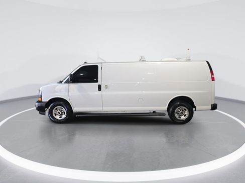 Used 2020 GMC Savana 2500 Extended w/ Communications Package image 5