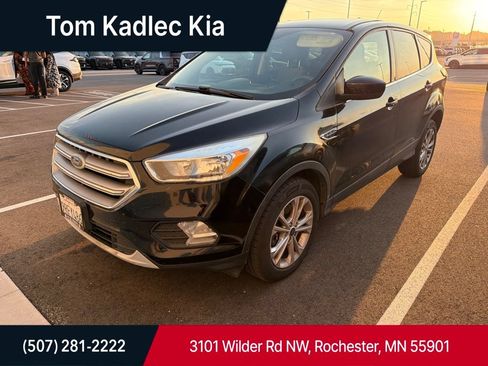 Used 2017 Ford Escape SE AWD/4WD image 1