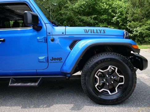 Used 2021 Jeep Gladiator Sport AWD/4WD image 38