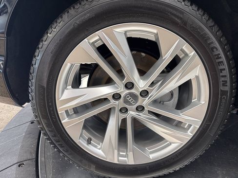 Used 2020 Audi Q7 3.0T Premium Plus w/ Premium Plus Package AWD/4WD image 32