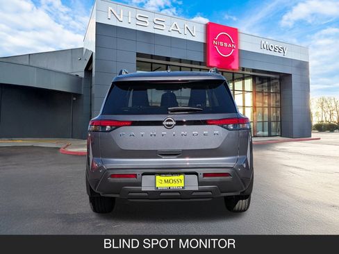 New 2025 Nissan Pathfinder SV image 9